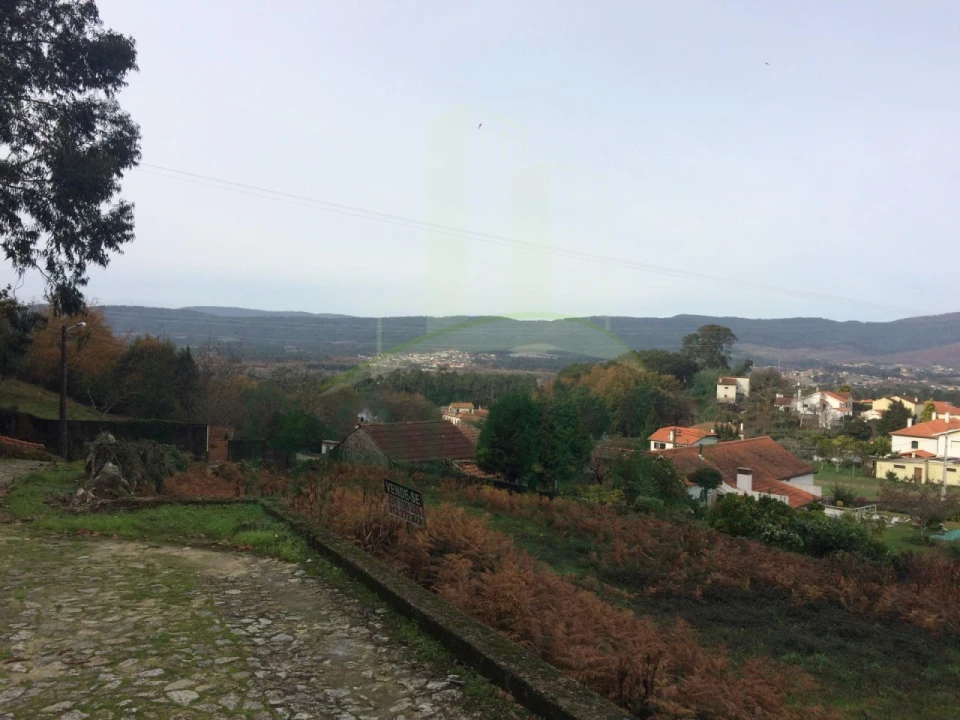 Terreno para Venda em Reboreda e Nogueira Foto 3