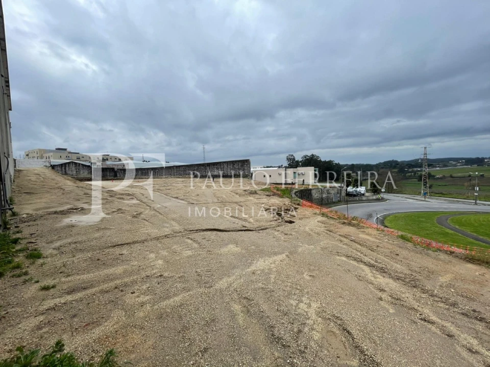 Terreno Comércio / Armazém para Venda em Avidos e Lagoa Foto 15