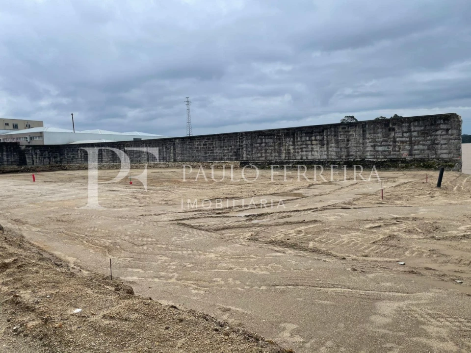 Terreno Comércio / Armazém para Venda em Avidos e Lagoa Foto 16