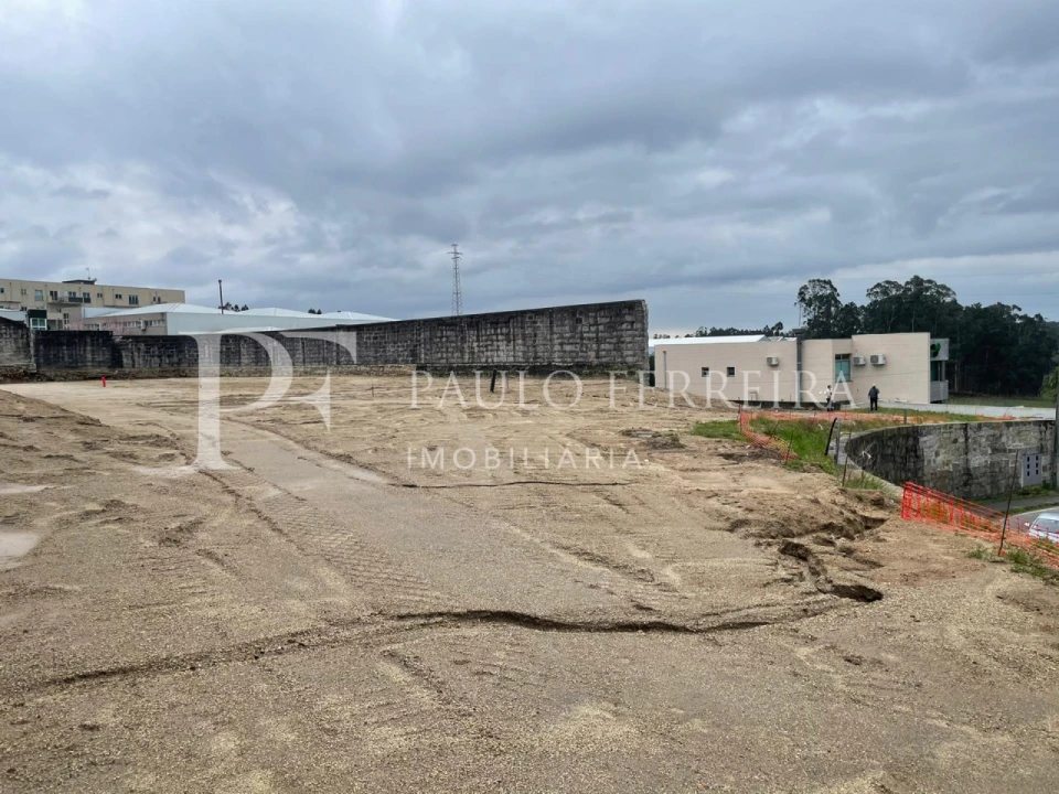 Terreno Comércio / Armazém para Venda em Avidos e Lagoa Foto 17