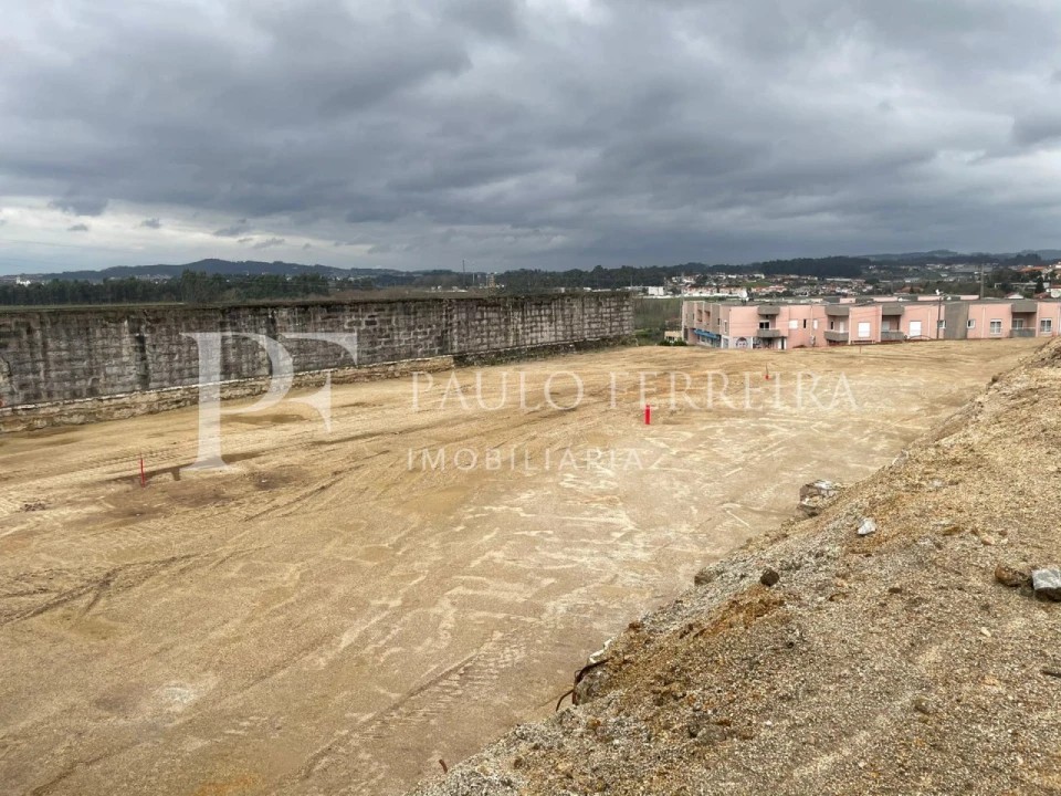 Terreno Comércio / Armazém para Venda em Avidos e Lagoa Foto 18