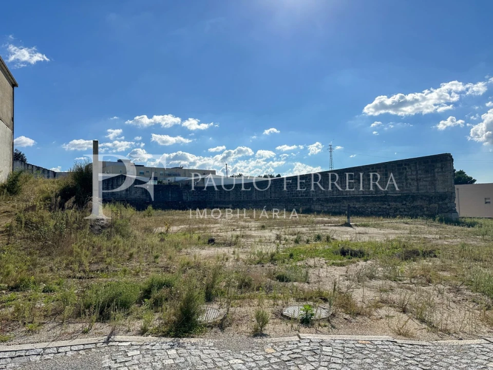 Terreno Comércio / Armazém para Venda em Avidos e Lagoa Foto 26
