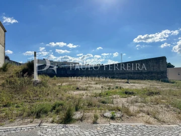 Terreno Comércio / Armazém para Venda em Avidos e Lagoa