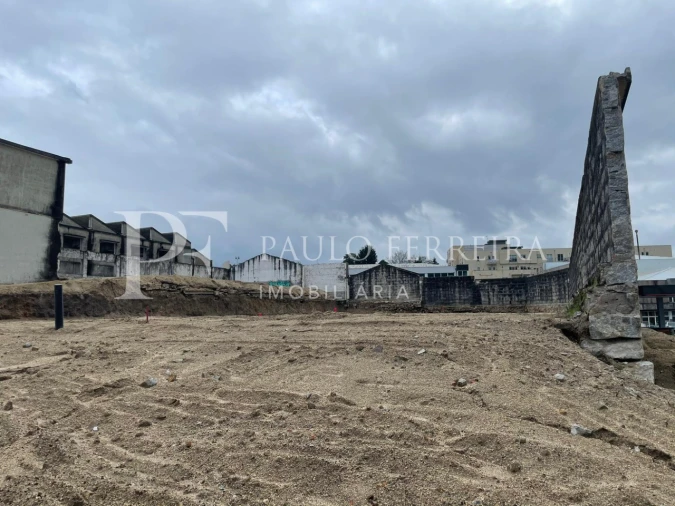 Terreno Comércio / Armazém para Venda em Avidos e Lagoa Foto 13