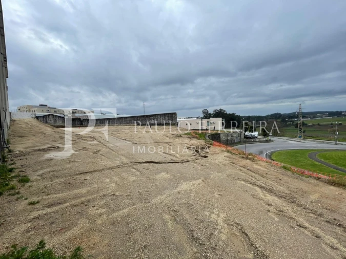 Terreno Comércio / Armazém para Venda em Avidos e Lagoa Foto 15