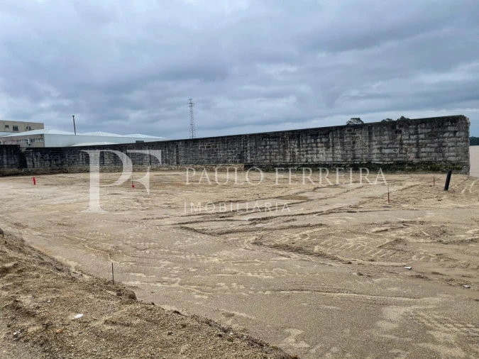 Terreno Comércio / Armazém para Venda em Avidos e Lagoa Foto 16