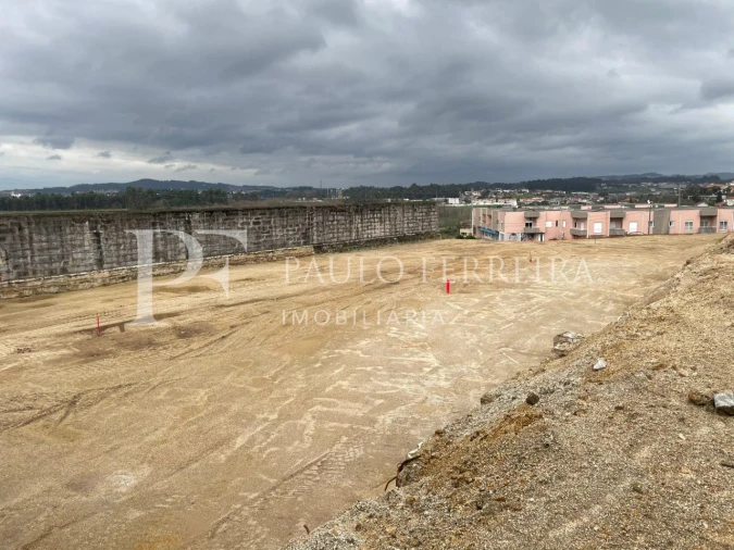 Terreno Comércio / Armazém para Venda em Avidos e Lagoa Foto 18