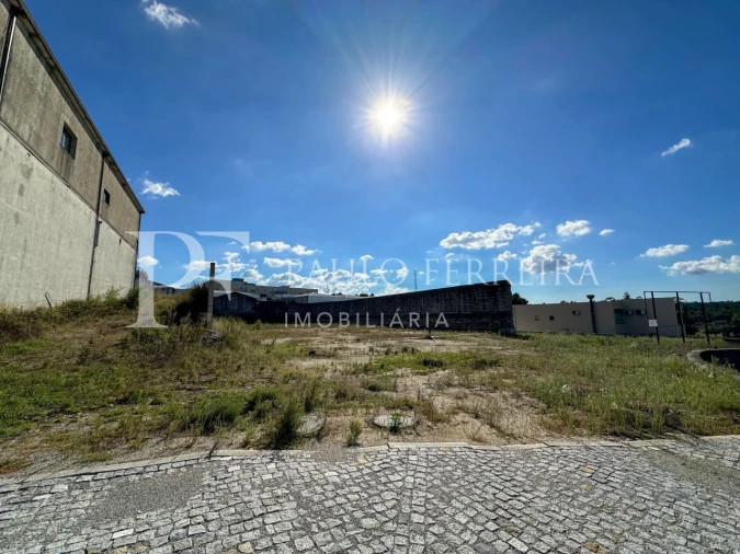 Terreno Comércio / Armazém para Venda em Avidos e Lagoa Foto 25