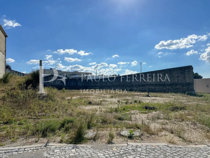 Terreno Comércio / Armazém para Venda em Avidos e Lagoa Foto 26