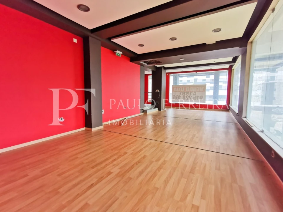 Loja para Venda em Antas e Abade de Vermoim Foto 4