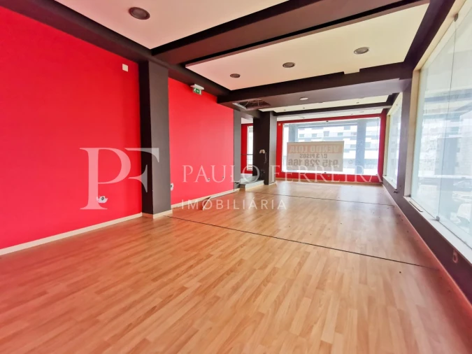 Loja para Venda em Antas e Abade de Vermoim Foto 4