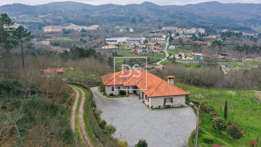 Moradia T3 para Venda em Campelo e Ovil Foto 56