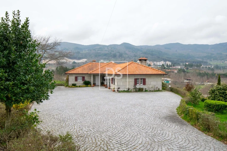 Moradia T3 para Venda em Campelo e Ovil Foto 35