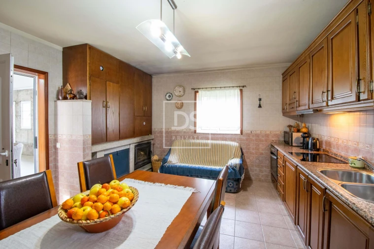 Moradia T3 para Venda em Campelo e Ovil Foto 32