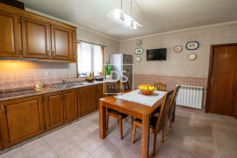 Moradia T3 para Venda em Campelo e Ovil Foto 31