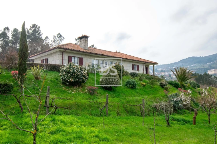 Moradia T3 para Venda em Campelo e Ovil Foto 42