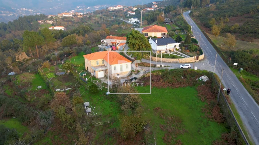 Moradia T5 para Venda em Soalhães