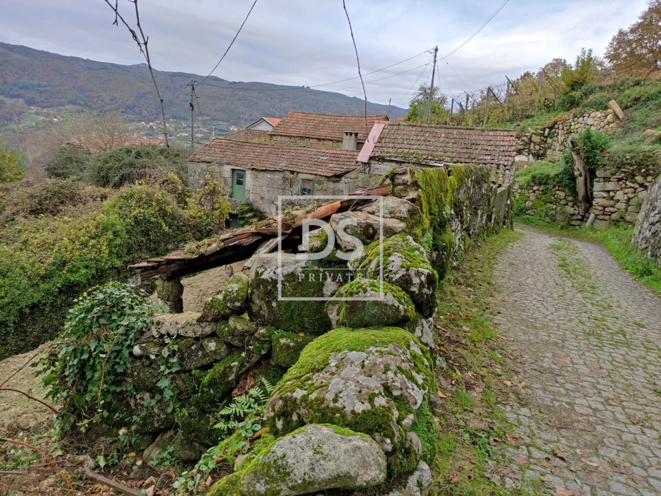 Moradia T3 para Venda em Campelo e Ovil Foto 11