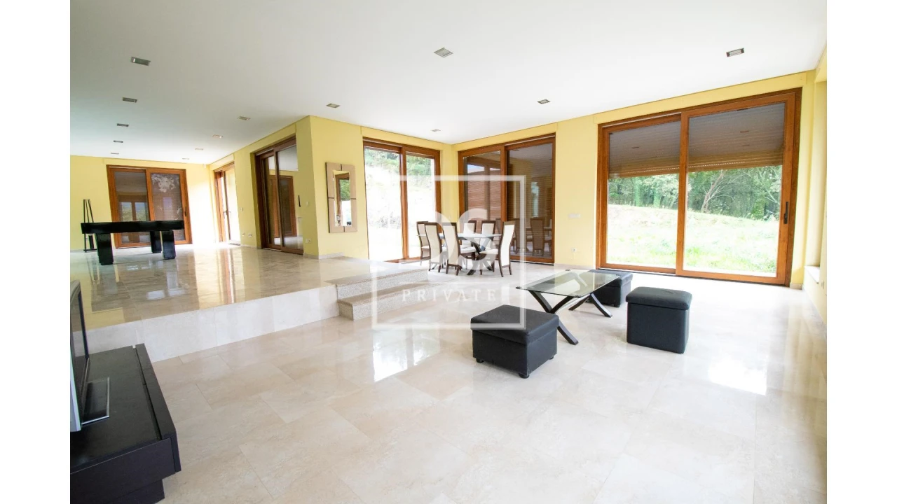 Moradia T8 para Venda em Campelo e Ovil Foto 3