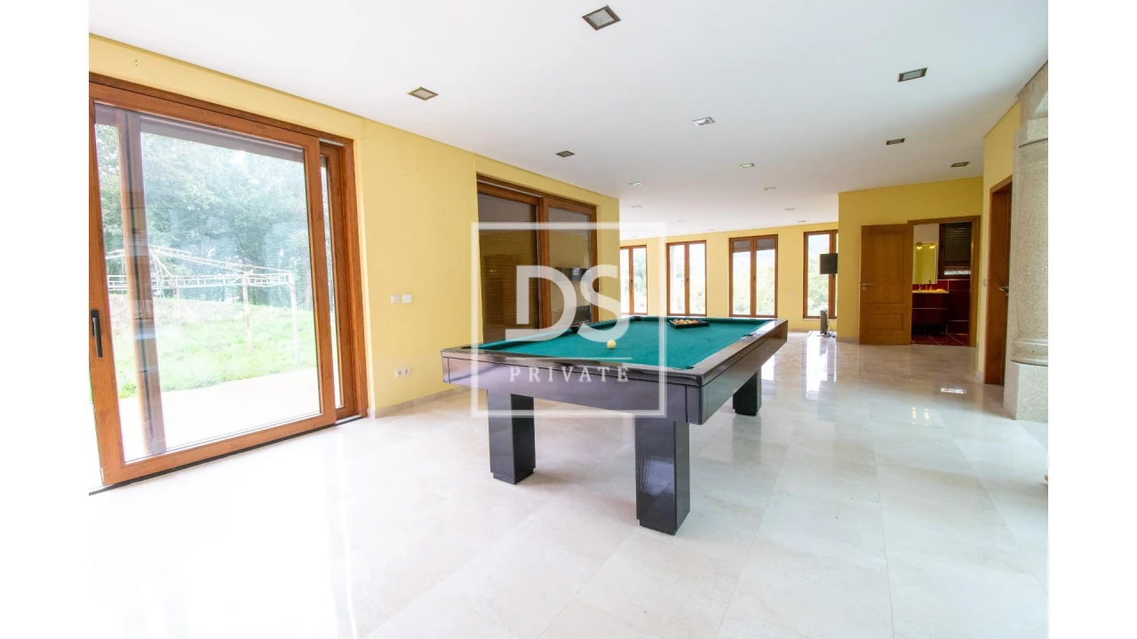 Moradia T8 para Venda em Campelo e Ovil Foto 4