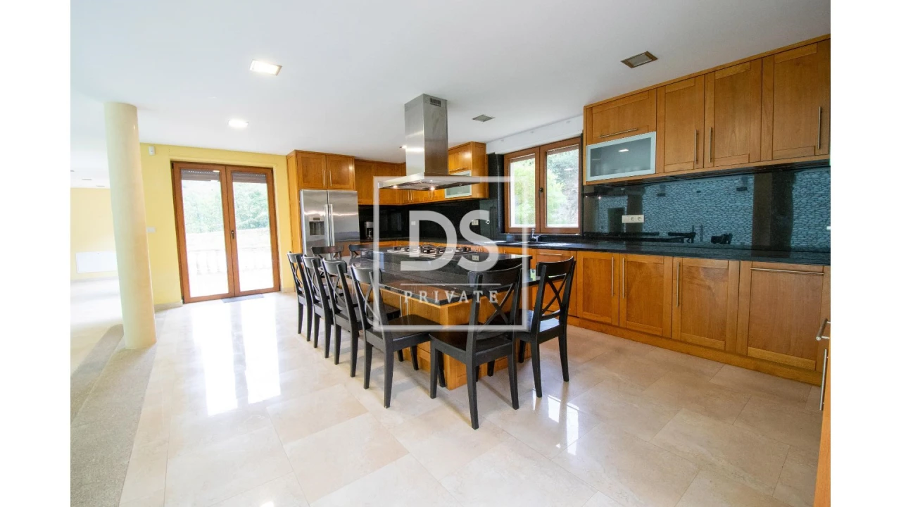 Moradia T8 para Venda em Campelo e Ovil Foto 24