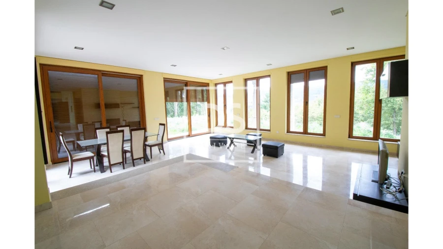 Moradia T8 para Venda em Campelo e Ovil Foto 15