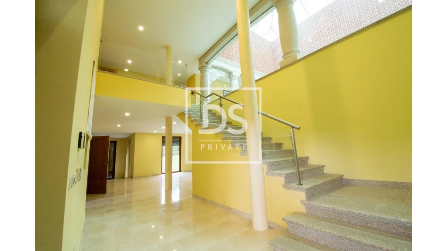 Moradia T8 para Venda em Campelo e Ovil Foto 6