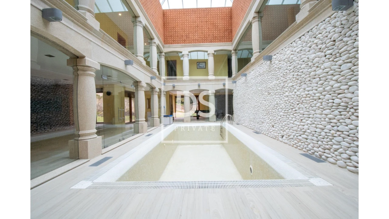 Moradia T8 para Venda em Campelo e Ovil Foto 1