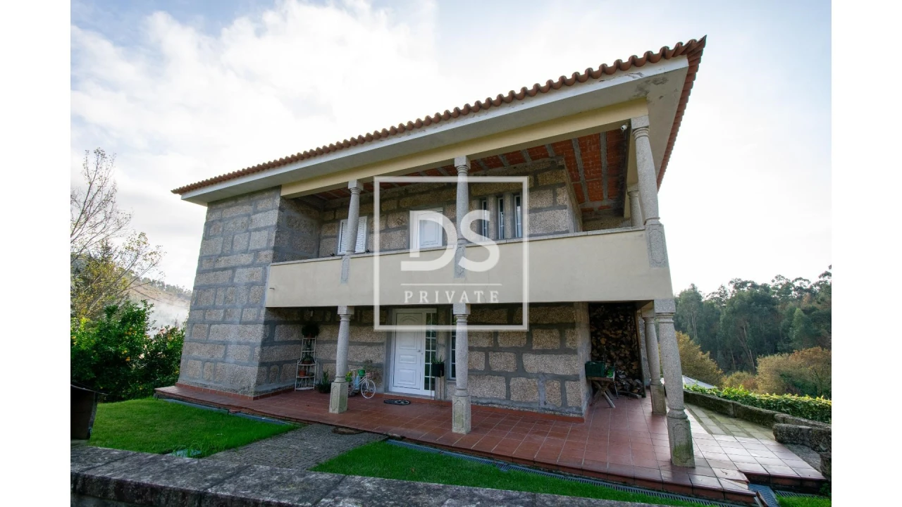 Moradia T3 para Venda em Banho e Carvalhosa Foto 1