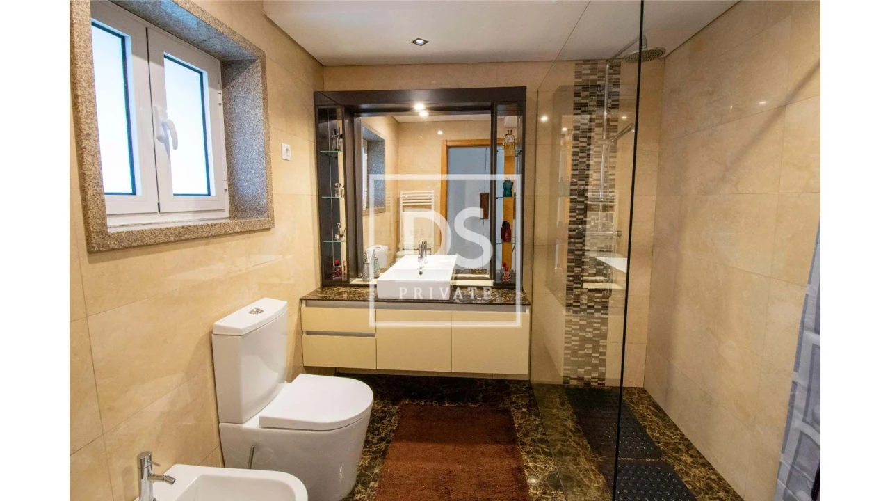 Moradia T3 para Venda em Lordelo Foto 11