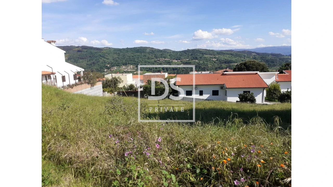 Terreno para Venda em Campelo e Ovil Foto 1