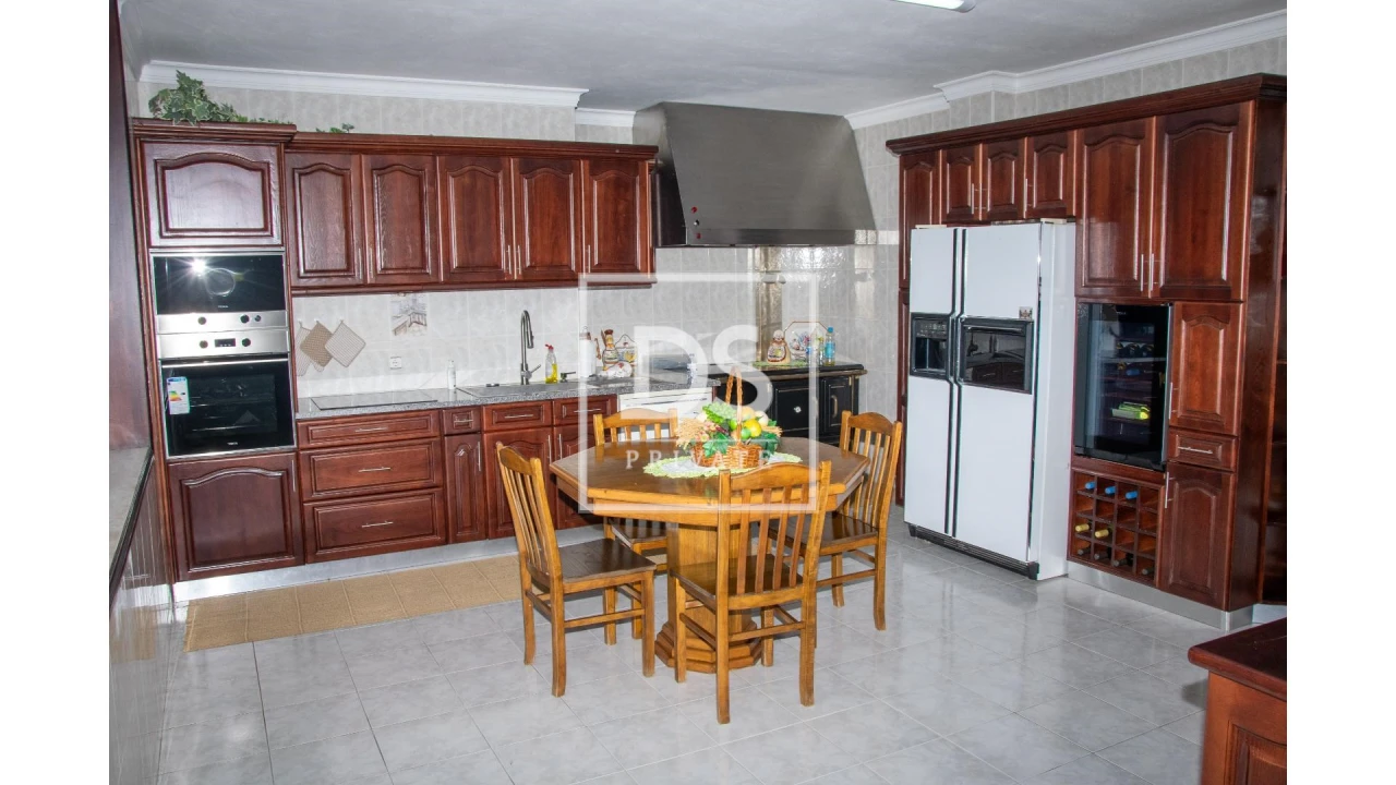 Moradia T5 para Venda em Bem Viver Foto 12