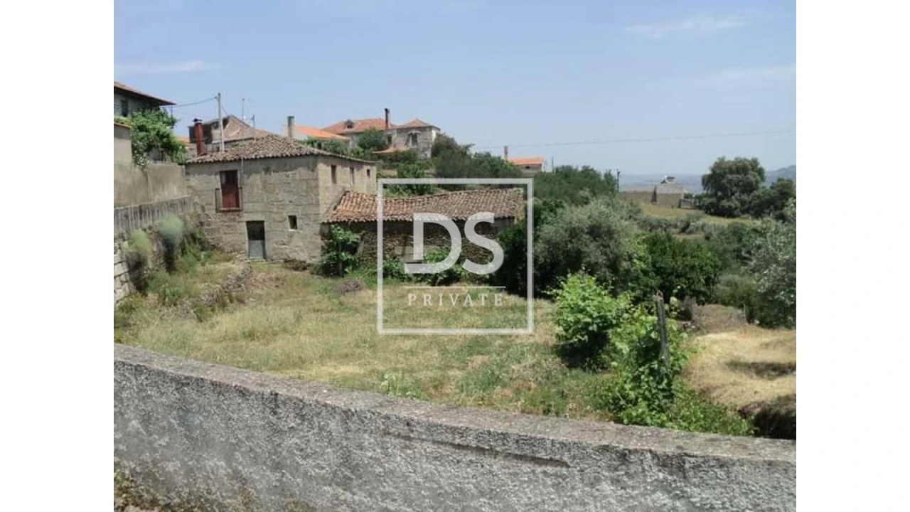 Moradia T4 para Venda em Horta da Vilariça Foto 1