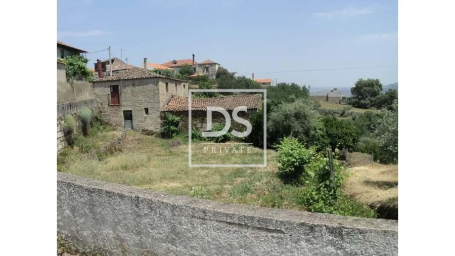 Moradia T4 para Venda em Horta da Vilariça Foto 1