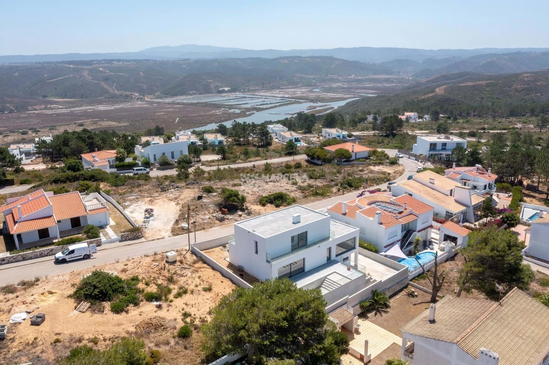 Moradia T4 para Venda em Aljezur Foto 1