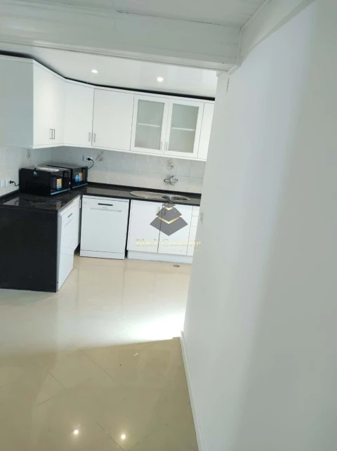 Moradia T9 para Venda em Ajuda