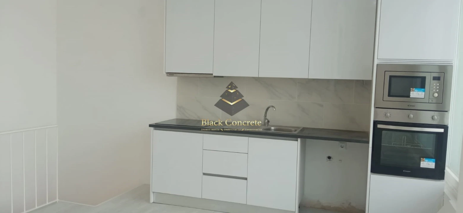 Negócio para Venda em Laranjeiro e Feijó Foto 2