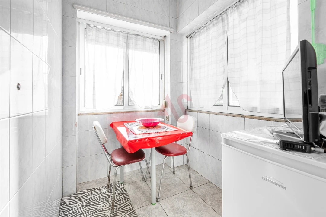 Apartamento T2 para Venda em Oliveira, São Paio e São Sebastião Foto 14