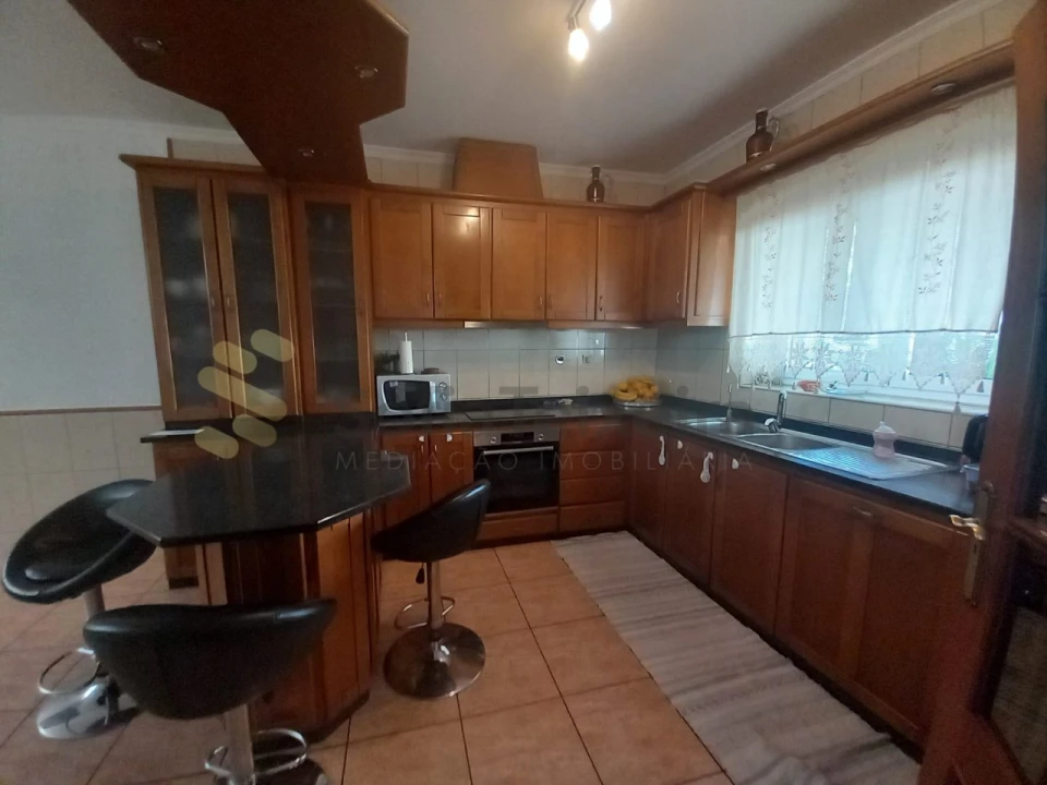 Moradia T5 para Venda em Vila Boa do Bispo Foto 1