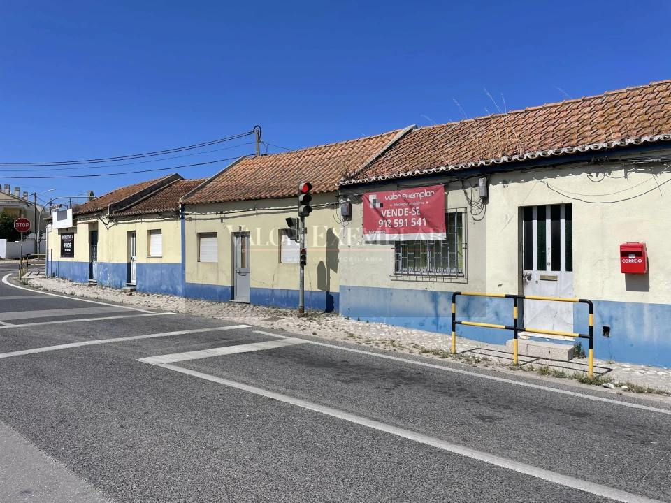 Moradia T6 para Venda em Moita Foto 1