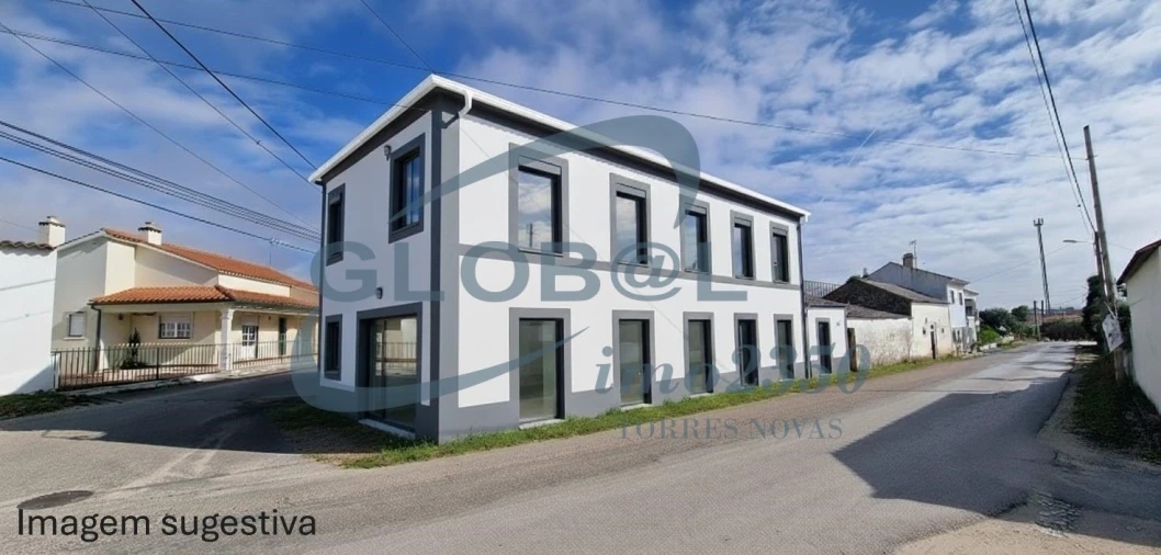 Moradia T4 para Venda em Paialvo Foto 3