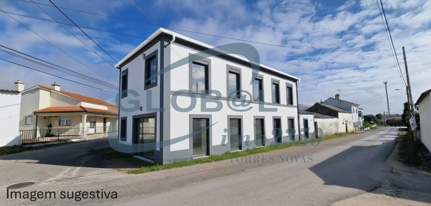 Moradia T4 para Venda em Paialvo Foto 3