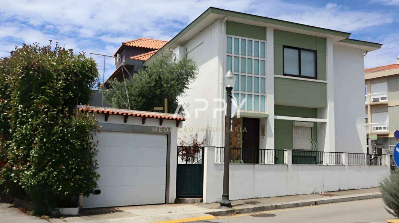 Moradia T5 para Venda em Ramalde Foto 1