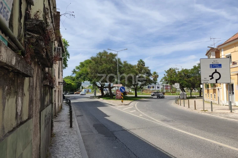 Moradia T1 para Venda em Loures Foto 7