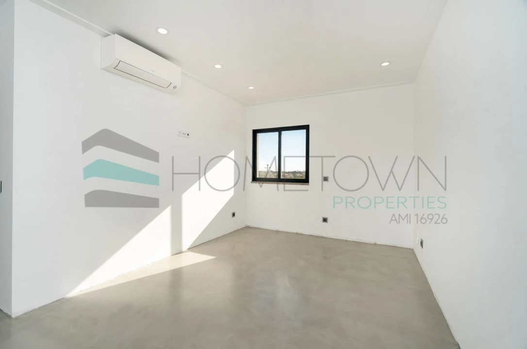 Moradia T5 para Venda em Quarteira Foto 37