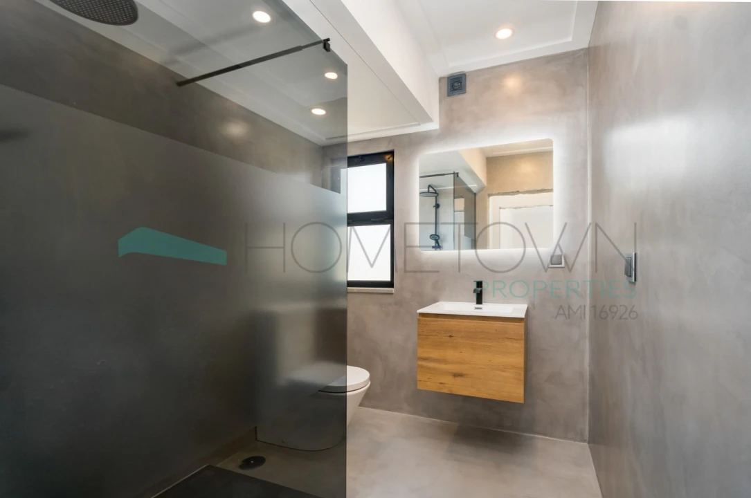 Moradia T5 para Venda em Quarteira Foto 29