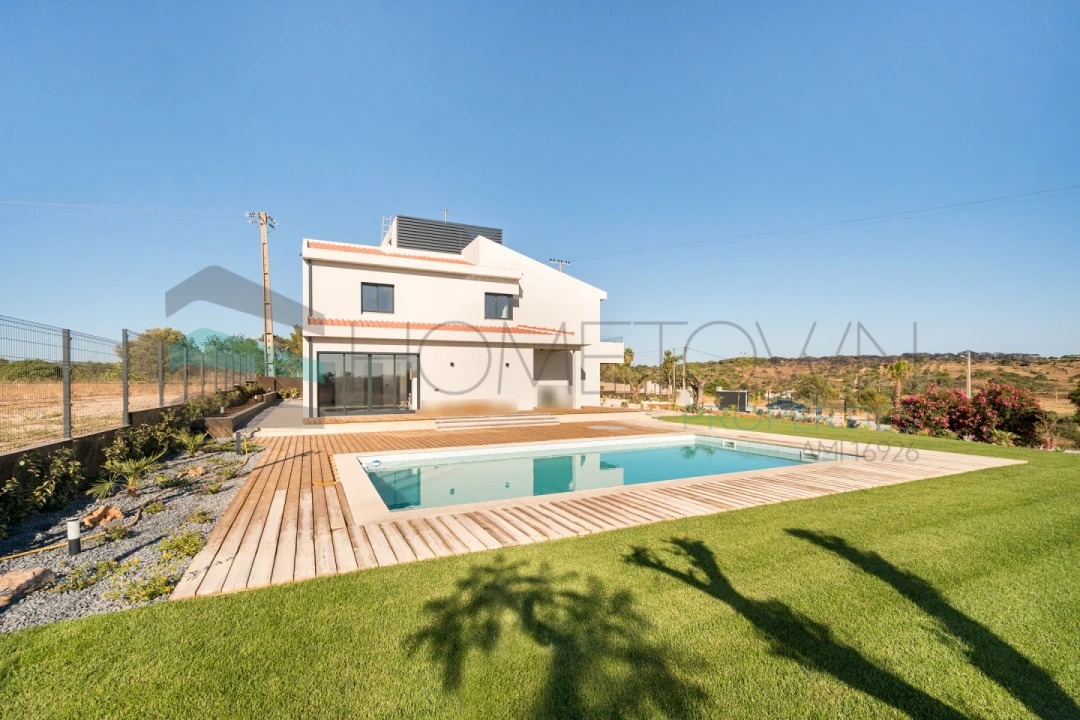 Moradia T5 para Venda em Quarteira Foto 42