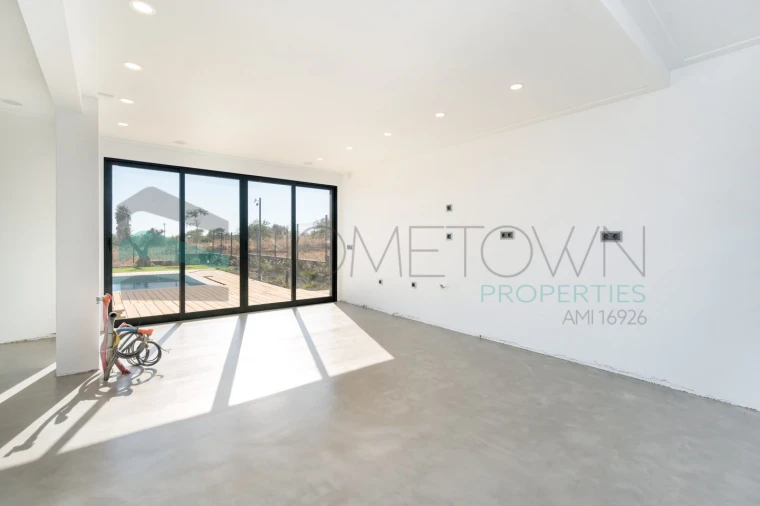 Moradia T5 para Venda em Quarteira Foto 21