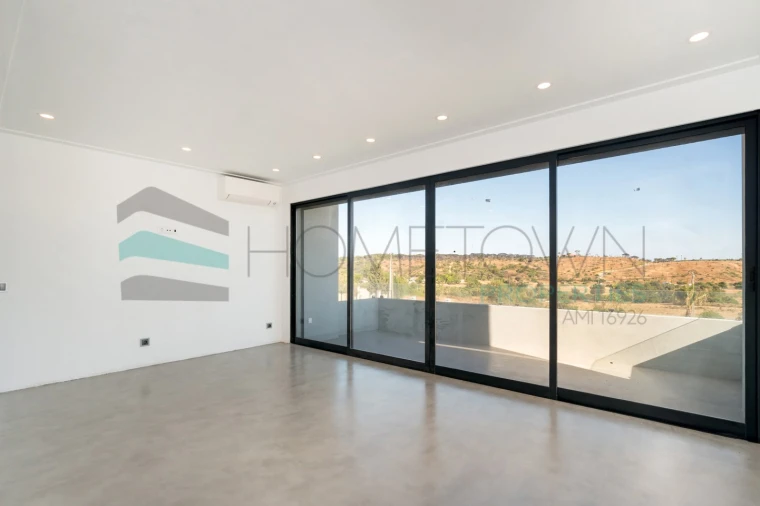 Moradia T5 para Venda em Quarteira Foto 14