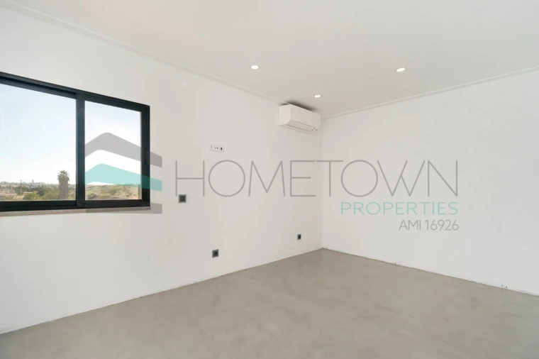 Moradia T5 para Venda em Quarteira Foto 36